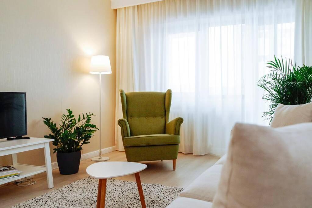 Elegant Vibes Apartment Next To Obor Market Bukares Bagian luar foto