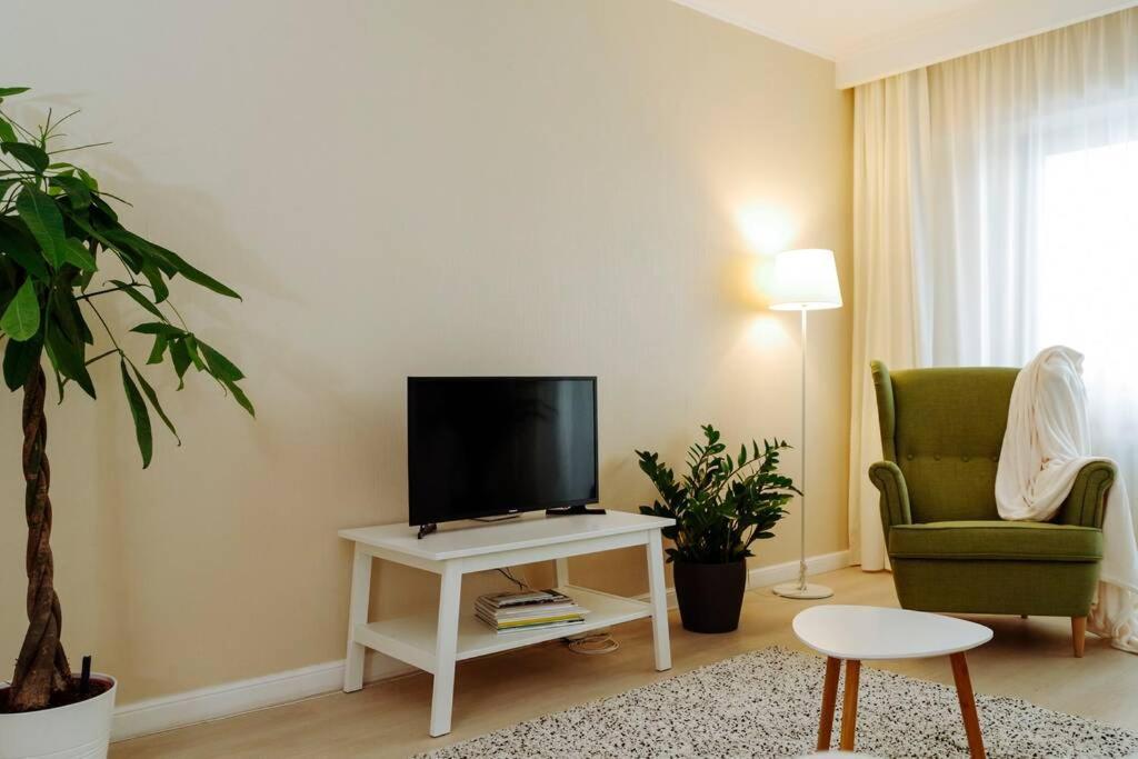 Elegant Vibes Apartment Next To Obor Market Bukares Bagian luar foto
