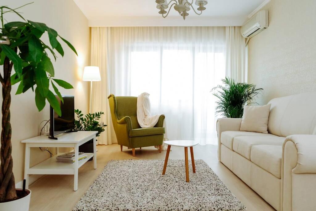 Elegant Vibes Apartment Next To Obor Market Bukares Bagian luar foto